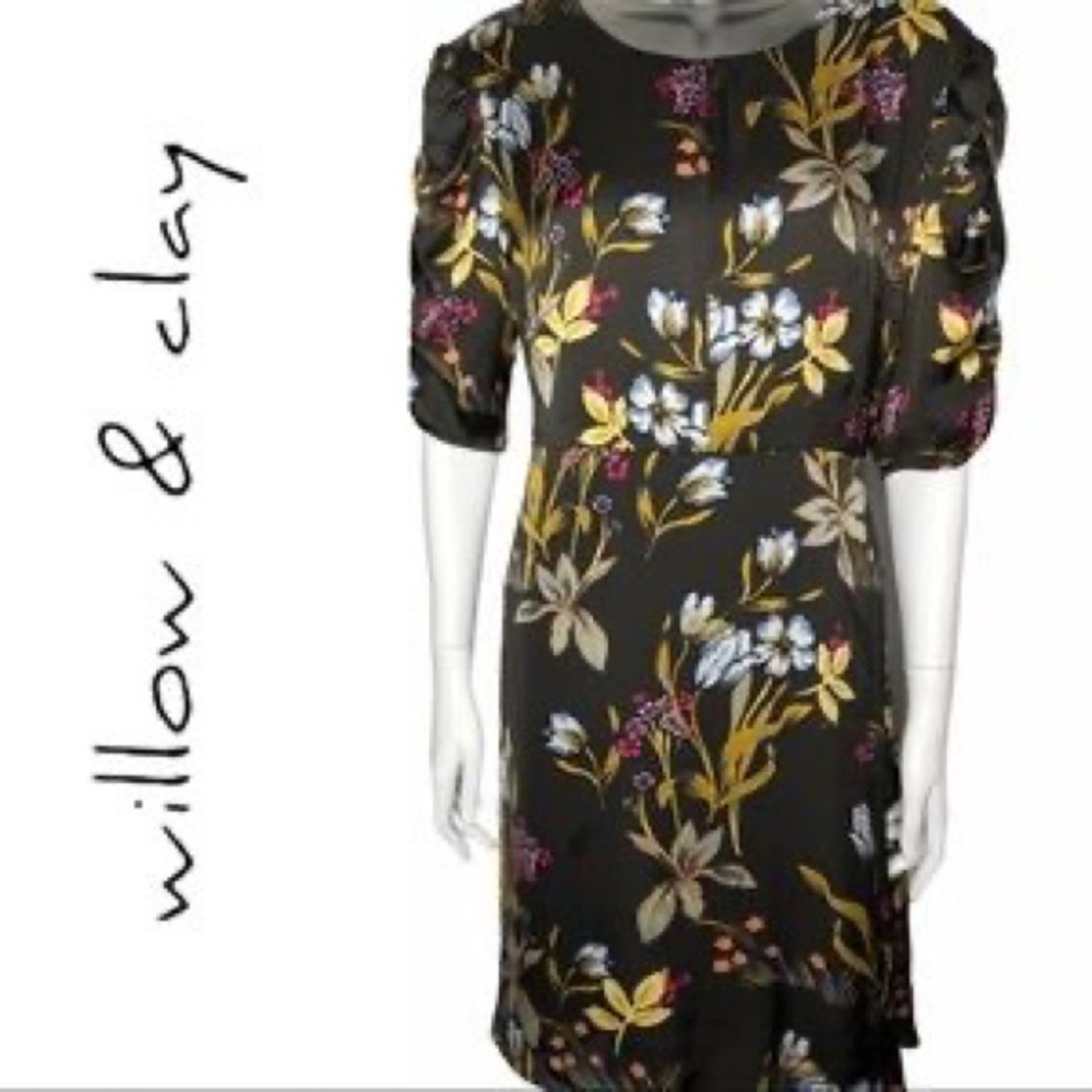 NWT ⭐️HP⭐️ willow & clay Floral MIDI Dress 3/4 Sleeves - M